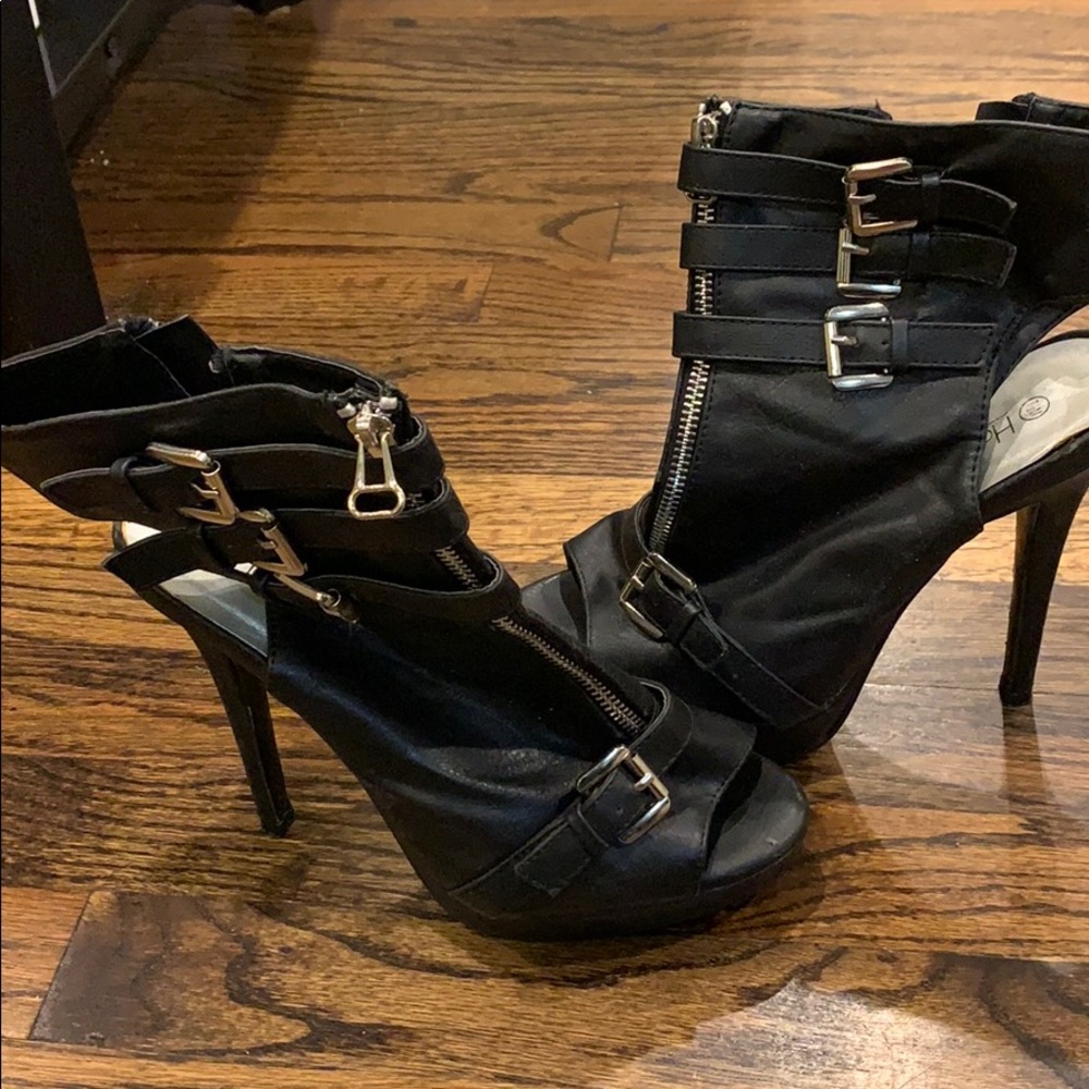 Heel boots